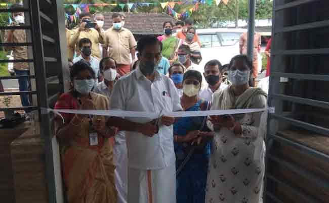 Read more about the article യാത്രക്കിടയില്‍ ‘വഴിയിട’ത്തില്‍ വിശ്രമിക്കാം; ടേക്ക് എ ബ്രേക്ക് ശുചിമുറി സമുച്ചയം ജില്ലാ തല ഉദ്ഘാടനം നടന്നു