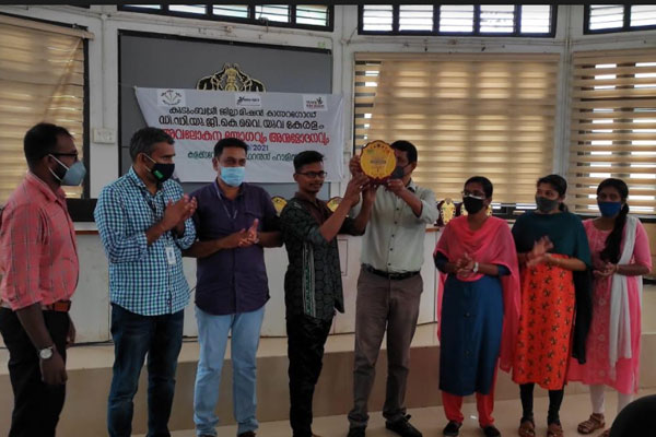 You are currently viewing കാസര്‍കോടിൻ്റെ  ദത്ത് പുത്രൻ അനൂപ് കൃഷ്ണൻ്റെ  ജീവിതം മാറ്റിമറിച്ച് കുടുംബശ്രീ മിഷന്‍