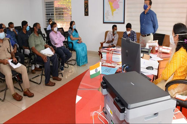 You are currently viewing എന്‍ഡോസള്‍ഫാന്‍ നിര്‍വീര്യമാക്കല്‍, വിദഗ്ധ സമിതിയുടെ റിപ്പോര്‍ട്ട് പ്രകാരം മാത്രം