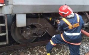 Read more about the article ബെംഗളുരു-കന്യാകുമാരി ഐലന്റ് എക്സ്പ്രസ് ബോഗിയിൽ തീ പിടുത്തം; താഴെ നിന്ന് തീയും പുകയും ഉയർന്നു; ആളപായമില്ല