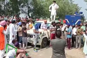 Read more about the article ഹരിയാനയിൽ കർഷക സമരത്തിനിടയിലേക്ക് ബി.ജെ.പി എം.പിയുടെ കാർ ഓടിച്ചു കയറ്റി; ഒരാൾക്ക് പരിക്ക്