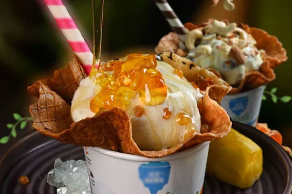 Read more about the article ഐസ്‌ക്രീമില്‍ പലതരത്തിലുള്ള മദ്യം കലര്‍ത്തി വില്പന: പാര്‍ലറിന് പൂട്ടിട്ട് ലൈസന്‍സ് റദ്ദാക്കി ആരോഗ്യവകുപ്പ്