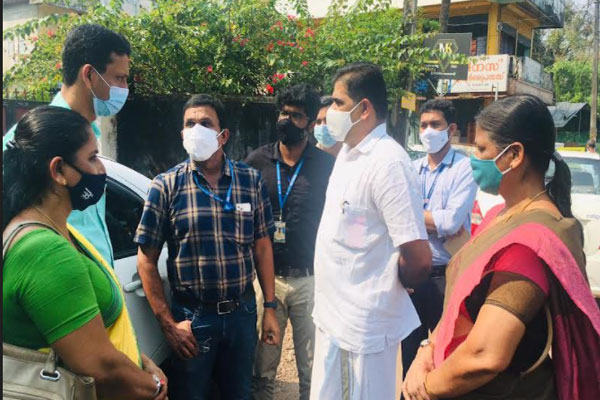 Read more about the article നീലേശ്വരം- ഇടത്തോട്  റോഡ് നിര്‍മ്മാണ പ്രവര്‍ത്തനം വിലയിരുത്തൽ; കിഫ്ബി സംഘം സന്ദര്‍ശിച്ചു