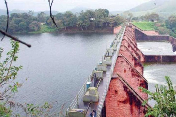 Read more about the article മുല്ലപ്പെരിയാര്‍ അണക്കെട്ടിലെ ജലനിരപ്പ് 136 അടിയായി; ആദ്യ മുന്നറിയിപ്പ് പുറപ്പെടുവിച്ചു; ഓരോ സെക്കന്റിലും ഒഴുകി എത്തുന്നത്  3025 ഘനയടി വെള്ളം