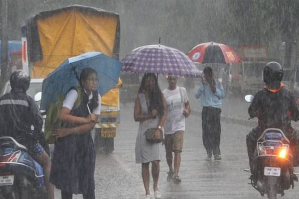 Read more about the article സംസ്ഥാനത്ത് ശക്തമായ മഴയ്ക്ക് സാധ്യത; എട്ട് ജില്ലകളില്‍ ഓറഞ്ച് അലേര്‍ട്ട്; അതീവ ജാഗ്രതാ നിർദ്ദേശം