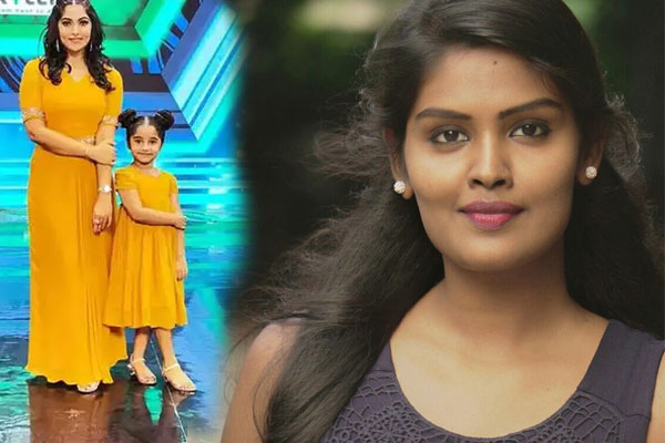 Read more about the article സ്റ്റാര്‍ മാജിക്ക് പരിപാടി  പിൻവലിക്കണം; സമൂഹത്തിലേക്ക് കടത്തിവിട്ട മനുഷ്യവിരുദ്ധതയ്ക്ക് മാപ്പ് പറയാന്‍ ഫ്‌ളവേഴ്‌സ് തയ്യാറാകണം: രേവതി സമ്പത്ത്