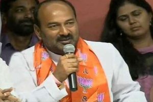 Read more about the article ഞാന്‍ ബി.ജെ.പിയുടെ എംപി; എന്നെ തൊട്ടാല്‍ ഇ.ഡി വിവരം അറിയും;  വിവാദ പ്രസ്താവനയുമായി എം.പി സഞ്ജയ് പാട്ടീല്‍