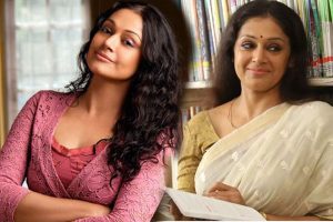 Read more about the article കൂടെ പഠിക്കുന്ന കുട്ടികൾക്ക് ഒന്നും തോന്നില്ല,  പക്ഷേ ബാക്കിയെല്ലാവരും അങ്ങനെ ആവണമെന്നില്ലല്ലോ; മകളുടെ വിശേഷങ്ങൾ പങ്കുവെച്ചുകൊണ്ട് ശോഭന