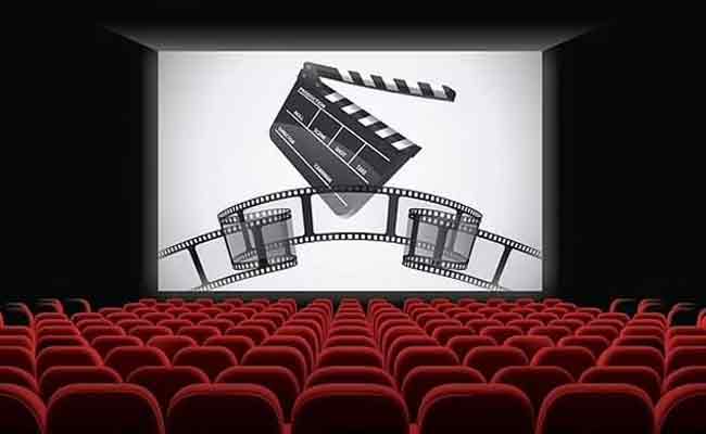 Read more about the article കേരളത്തില്‍ സിനിമാ തിയറ്ററുകള്‍ തുറക്കാന്‍ തീരുമാനം; സ്‌കൂളുകള്‍ തുറക്കാനുള്ള മാര്‍ഗരേഖ ഉടന്‍ പുറത്തിറക്കും; കൂടുതല്‍ ഇളവുകള്‍ പ്രഖ്യാപിച്ചു