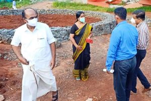 Read more about the article കാഞ്ഞങ്ങാട് ടൗൺ സ്ക്വയർ; നിർമ്മാണ പ്രവൃത്തി ഇ. ചന്ദ്രശേഖരൻ എം എൽ.എ വിലയിരുത്തി