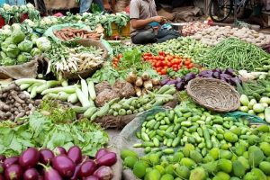 Read more about the article കനത്ത മഴയിൽ അയൽസംസ്ഥാനങ്ങളിൽ കൃഷി നാശം : കേരളത്തിൽ പച്ചക്കറി വില കുതിച്ചുയരുന്നു