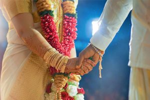 Read more about the article ഒളിച്ചോടി ഹോട്ടൽമുറിയിൽ ആചാരപ്രകാരം കൗമാരക്കാർ വിവാഹം നടത്തി; നിയമസാധുതയില്ലെന്ന് കോടതി; കാൽ ലക്ഷം രൂപ പിഴയിട്ടു