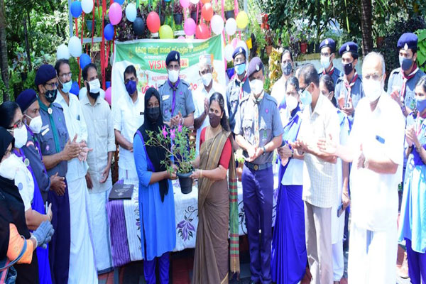 You are currently viewing മുറ്റത്തൊരു പൂന്തോട്ടം:  ശലഭോദ്യാനം പദ്ധതി തുടങ്ങി; ഉദ്ഘാടനം ചെയ്ത് അജാനൂര്‍ ഗ്രാമപഞ്ചായത്ത് പ്രസിഡണ്ട്