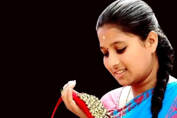 Read more about the article എസ്.എഫ്.ഐയെ മുന്നിൽ നിന്ന് നയിച്ച പ്രിയ സഖാവ്; ആതിരക്ക് കണ്ണീരിൽ കുതിർന്ന വിട