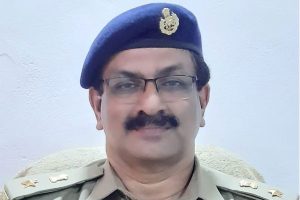 Read more about the article ഭരണ മികവിനുള്ള എക്‌സൈസ് കമ്മിഷണറുടെ ” ബാഡ്ജ് ഓഫ് എക്സലൻസ് ” ബഹുമതിക്ക് അർഹനായികാസർകോട് ഡെപ്യൂട്ടി എക്സൈസ് കമ്മീഷണർ വിനോദ് ബി.നായർ