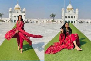 Read more about the article കർത്താപൂർ ഗുരുദ്വാരയുടെ മുന്നിൽ ശിരോവസ്ത്രമണിയാതെ ഫോട്ടോഷൂട്ട്‌; പാക് മോഡൽ വിവാദത്തിൽ