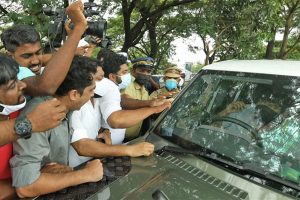 Read more about the article ജോജുവിൻ്റെ വാഹനം തകര്‍ത്ത കോണ്‍ഗ്രസുകാരെ കാണാനില്ല; പലരും ജില്ല വിട്ടതായി പോലീസ് നിഗമനം