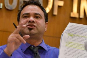 Read more about the article അനീതിക്കെതിരെ ശബ്ദിക്കുക എന്നത് തൻ്റെ കർമ്മം; പിരിച്ചുവിട്ട സര്‍ക്കാര്‍ നടപടി രാഷ്ട്രീയ പകപ്പോക്കലാണോ എന്ന് സംശയിക്കുന്നു: ഡോ. കഫീൽ ഖാൻ