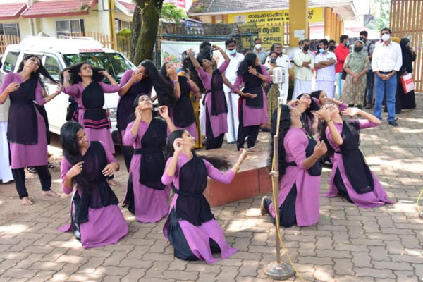 Read more about the article ‘യുവാഗ്‌നി’ കലാജാഥക്ക് വിവിധ കേന്ദ്രങ്ങളില്‍ ആവേശകരമായ സ്വീകരണം