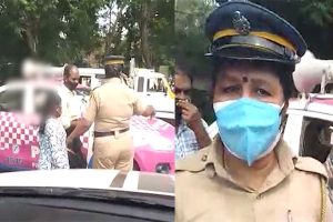 Read more about the article കാക്കിയിട്ടത് കൊണ്ടാണ് പൊലീസ് ഉദ്യോഗസ്ഥയ്ക്ക് നാട്ടുകാരുടെ കൈയിൽ നിന്ന് അടി കിട്ടാതിരുന്നത്; പിങ്ക് പൊലീസ് ഉദ്യോഗസ്ഥക്കെതിരെ രൂക്ഷ വിമർശനവുമായി ഹൈക്കോടതി