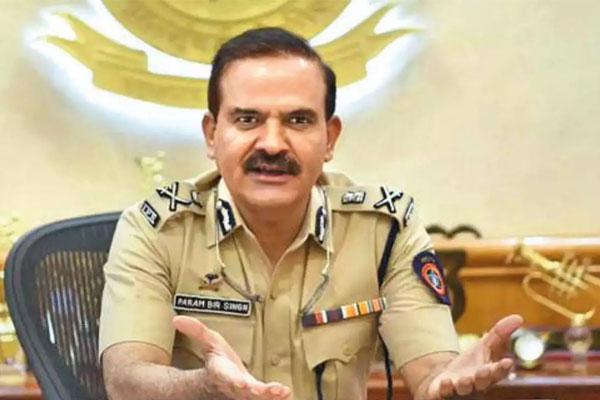 Read more about the article ഭീഷണിപ്പെടുത്തി പണം തട്ടിയശേഷം ഒളിവിൽ പോയി; മുൻ പോലീസ് കമ്മീഷണറെ പിടികിട്ടാപ്പുള്ളിയായി പ്രഖ്യാപിക്കണമെന്ന ഹർജിയുമായി ക്രൈംബ്രാഞ്ച്