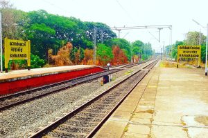 Read more about the article റെയിൽവേ സീസൺ ടിക്കറ്റ് സൗകര്യം ഏർപ്പെടുത്തി; കാസർകോട് ജില്ലക്കാർക്ക് അതിൻ്റെ പ്രയോജനം കിട്ടുന്നില്ല