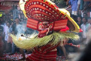 Read more about the article തെയ്യം -കല -അക്കാദമിയുമായി സംസ്ഥാന സർക്കാർ; ചരിത്രത്തിൽ ഇടംനേടാൻ ഒരുങ്ങി തലശ്ശേരി