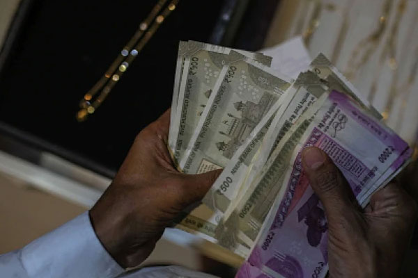 Read more about the article ഭിക്ഷാടനം നടത്തിയിരുന്ന 73 കാരി മരിച്ച നിലയിൽ; അലമാരയിൽ കണ്ടെത്തിയത്  ഒന്നരലക്ഷത്തിലേറെ രൂപ