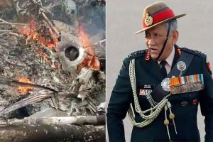 Read more about the article സംയുക്ത സൈനിക മേധാവി ബിപിന്‍ റാവത്തും സംഘവും സഞ്ചരിച്ച ഹെലിക്കോപ്ടര്‍ നീലഗിരിയില്‍ തകര്‍ന്നുവീണു; ഔദ്യോഗിക വിവരങ്ങൾ പുറത്തുവിടാതെ സൈന്യം