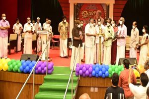 Read more about the article നാട്ടുകാരെ സഹായിക്കാനാണ് സഹകരണ ബാങ്കുകള്‍; ഗ്രാമീണ ജനതയെ ബാങ്കിംഗ് രീതികള്‍ പഠിപ്പിച്ചത് സഹകരണ മേഖല: മുഖ്യമന്ത്രി