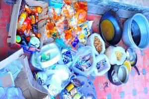 Read more about the article കാസര്‍കോട് നഗരസഭ പ്രദേശത്തെ ഹോട്ടലുകളില്‍ ആരോഗ്യവകുപ്പിൻ്റെ മിന്നല്‍ പരിശോധന; കാലാവധി കഴിഞ്ഞതും ഉപയോഗ ശൂന്യവുമായ ഭക്ഷണ പദാര്‍ത്ഥങ്ങള്‍ പിടിച്ചെടുത്തു