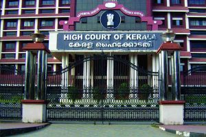 Read more about the article നിയമനം അംഗീകരിക്കുന്നത് സർക്കാരിനെ കയറൂരി വിടുന്നതിന് തുല്യമാകും; എം.എൽ.എമാരുടെ മക്കൾക്ക് ആശ്രിത നിയമനം നൽകാനാകില്ലെന്ന് ഹൈക്കോടതി