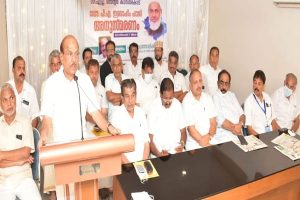 Read more about the article പി.എ ഇബ്രാഹിം ഹാജി  വലിയ നന്മകളുടെ ഉടമ; അനുസ്മരണ പരിപാടി ഉദ്ഘാടനം  ചെയ്ത് പി.കെ കുഞ്ഞാലിക്കുട്ടി