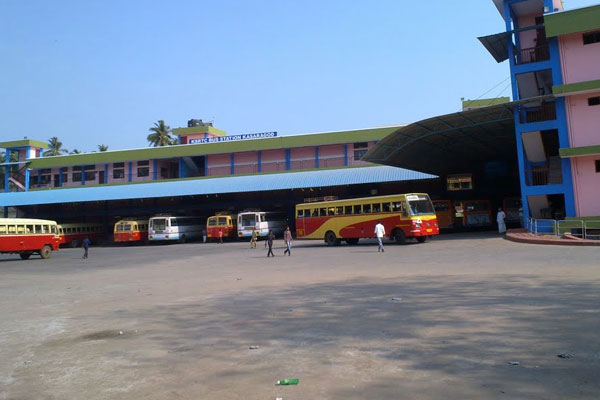 You are currently viewing കെ.എസ്.ആർ.ടി.സി ഹെഡ് ക്വാട്ടേഴ്സ്  ഓഫീസ് കാസർകോട്ട് നിന്ന് മാറ്റാൻ നീക്കം; ശക്തമായ ജന പ്രക്ഷോഭം നേരിടേണ്ടി വരുമെന്ന് എൻ. എ നെല്ലിക്കുന്ന് എം.എൽ.എ