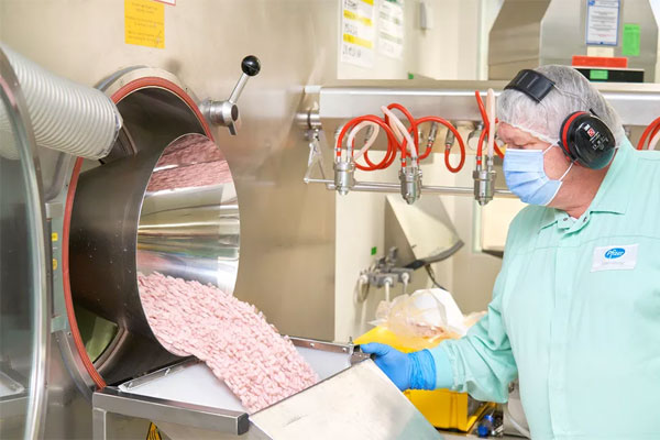 You are currently viewing ഗുരുതരാവസ്ഥയിലുള്ള കോവിഡ് രോഗികള്‍ക്ക് മോള്‍നുപിരാവിര്‍ ഗുളിക; അനുമതി നല്‍കി ബ്രിട്ടന് പിന്നാലെ അമേരിക്കയും