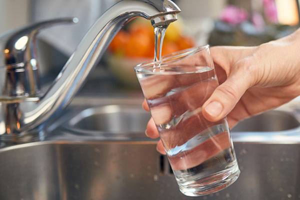 Read more about the article ക്ലാസിൽ ഇരുന്നപ്പോൾ വീട്ടിൽ പോകാൻ ആഗ്രഹം; സ്‌കൂൾ അടപ്പിക്കാനായി വിദ്യാർത്ഥി സഹപാഠികൾക്ക് കുടിവെള്ളത്തിൽ കീടനാശിനി കലർത്തി നൽകി