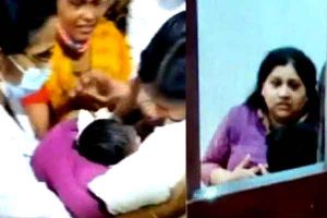 Read more about the article കുഞ്ഞിനെ തട്ടിക്കൊണ്ടുപോയത് ഡോക്ടറുടെ വേഷം ധരിച്ചെത്തിയ സ്ത്രീ; കോട്ടയത്ത് നടന്നത് നിസാര സംഭവമല്ല; പോലീസിൻ്റെ സമയോചിത ഇടപെടൽ ആ സമയം അവിടെ ഗുണം ചെയ്തു; കുട്ടികളെ ത​ട്ടി​ക്കൊ​ണ്ടു​പോ​കു​ന്ന സംഘത്തെ ഭയന്ന് ജനം ജീവിക്കണോ.?