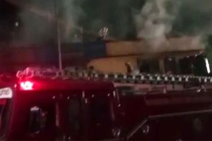 Read more about the article വായ്പ നിഷേധിച്ചതിൽ പ്രകോപിതനായി; കർണാടകയിൽ യുവാവ് ബാങ്കിന് തീയിട്ടു