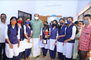 Read more about the article ജില്ലാതല ദേശഭക്തി ഗാന മത്സരം; പുരസ്‌കാരദാനം മന്ത്രി പി. രാജീവ് നിര്‍വഹിച്ചു; ഒന്നാം സ്ഥാനം ജി. എച്ച്. എസ്. എസ് കുട്ടമത്തിന്