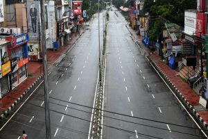 Read more about the article കേരളത്തിൽ സ്കൂളുകള്‍ പൂർണമായും അടയ്ക്കും; സമ്പൂർണ ലോക്ഡൗൺ ഇല്ല: ഞായറാഴ്ചകളില്‍ കടുത്ത നിയന്ത്രണം