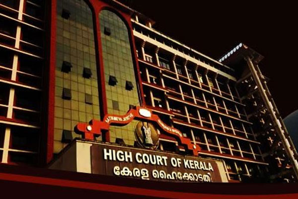 You are currently viewing കാസര്‍കോട് ജില്ലയിൽ 50 പേരില്‍ കൂടുതലുള്ള സമ്മേളനങ്ങള്‍ വിലക്കി ഹൈക്കോടതി; ഉത്തരവ് ജില്ലാ കലക്ടറുടെ ഉത്തരവ് ചോദ്യം ചെയ്തുളള ഹര്‍ജിയിൽ;  ജില്ലാ സമ്മേളനം സി.പി.എം വെട്ടിച്ചുരുക്കി