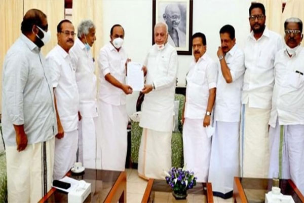 Read more about the article ലോകായുക്ത നിയമ ഭേദഗതി; ഓര്‍ഡിനന്‍സ് രാഷ്ട്രപതിയുടെ അനുമതിക്കായി പോകണമെന്ന് ഗവര്‍ണറോട് ആവശ്യപ്പെട്ടതായി വി.ഡി സതീശൻ