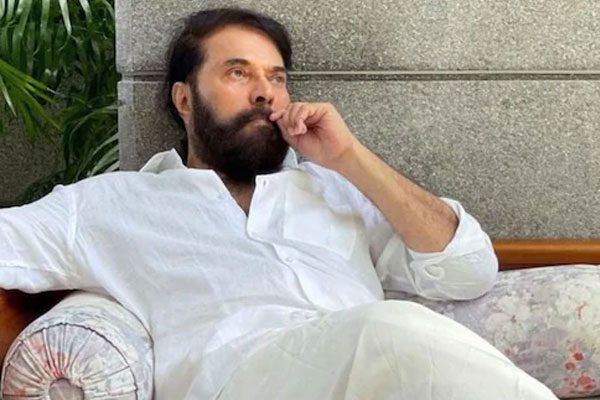 Read more about the article നേരിയ പനിയുണ്ടെങ്കിലും സുഖമായിരിക്കുന്നു; കൊവിഡ് പോസിറ്റീവായതിന് പിന്നാലെ ആരാധകർക്ക് കുറിപ്പുമായി മമ്മൂട്ടി