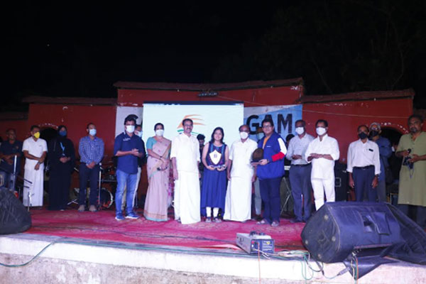 Read more about the article പുതുവര്‍ഷരാവ് ആഘോഷമാക്കി കാസര്‍കോട്; പ്രതീക്ഷയും പ്രത്യാശയും നിറഞ്ഞതാവട്ടെ പുതിയ വര്‍ഷമെന്ന് എന്‍.എ നെല്ലിക്കുന്ന് എ.എല്‍.എ