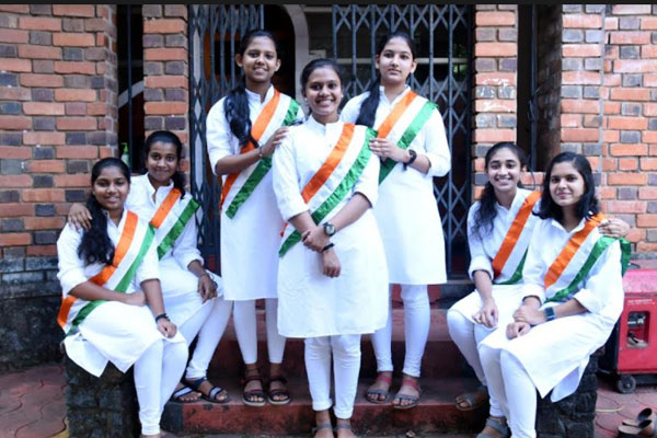 Read more about the article ജില്ലാതല ദേശഭക്തി ഗാന മത്സരം;  കുട്ടമത്ത് സ്‌കൂളിന് ഒന്നാം സ്ഥാനം; മന്ത്രി പി. രാജീവ് സമ്മാനം നല്‍കും