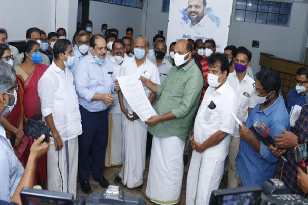 You are currently viewing കാസർകോട് കെല്‍ ഫെബ്രുവരി പകുതിയോടെ പ്രവര്‍ത്തനം തുടങ്ങും; ജില്ലയിലെ വ്യവസായ എസ്റ്റേറ്റുകളുടെ പ്രവര്‍ത്തനം കാര്യക്ഷമമാക്കും: മന്ത്രി പി. രാജീവ്