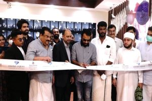 Read more about the article സുൽത്താൻ ഡയമണ്ട്‌സ് ആൻഡ് ഗോൾഡ് കാസർകോട് ഷോറൂമിൽ ദക്ഷിണേന്ത്യയിലെ ഏറ്റവും വലിയ ഡയമണ്ട് ആൻഡ് പോൾക്കി ഡയമണ്ട്  എക്സിബിഷൻ വിശ്വവജ്രായുടെ പത്താം പതിപ്പ് ആരംഭിച്ചു