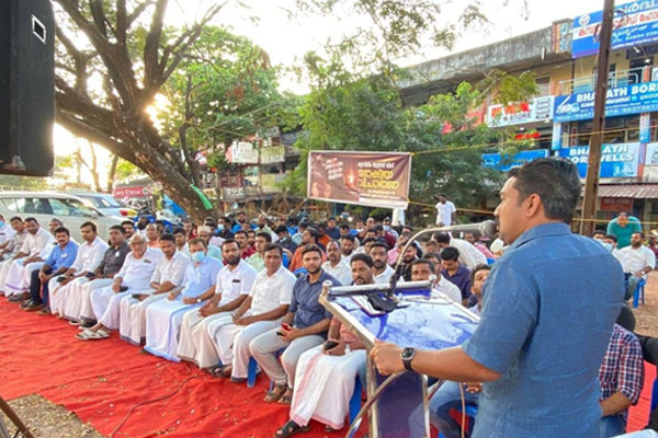 You are currently viewing തകരുന്ന ക്രമസമാധാനം നിഷ്‌ക്രിയ ആഭ്യന്തരം; മുസ്‌ലിം യൂത്ത് ലീഗ് ജനകീയ വിചാരണ സംഘടിപ്പിച്ചു
