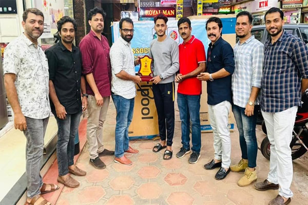 Read more about the article സംസ്ഥാന അണ്ടർ 19 ക്രിക്കറ്റ് ടീമിലേക്ക് തെരഞ്ഞെടുക്കപ്പെട്ട ഫർഹാൻ ഫിറോസിന് അനുമോദനങ്ങളുമായി അലയൻസ് ക്ലബ്ബ്