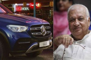 Read more about the article ഒരുവർഷമായി ഉപയോഗിക്കുന്നത് ഭാര്യക്ക് അനുവദിച്ച വാഹനം; പുതിയ ബെൻസ് കാർ വേണമെന്ന് സർക്കാരിനോട് ആവശ്യപ്പെട്ടിട്ടില്ലെന്ന് ഗവർണ്ണർ